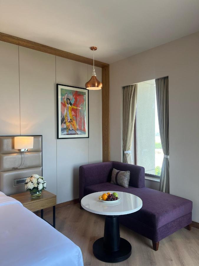 Ramada Encore By Wyndham Amritsar Airport Exterior foto